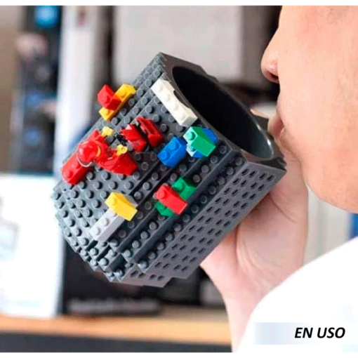 Taza lego con piezas